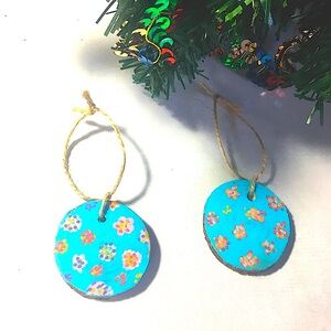 2 handpainted flower blue small wooden ornaments round floral wood slice art